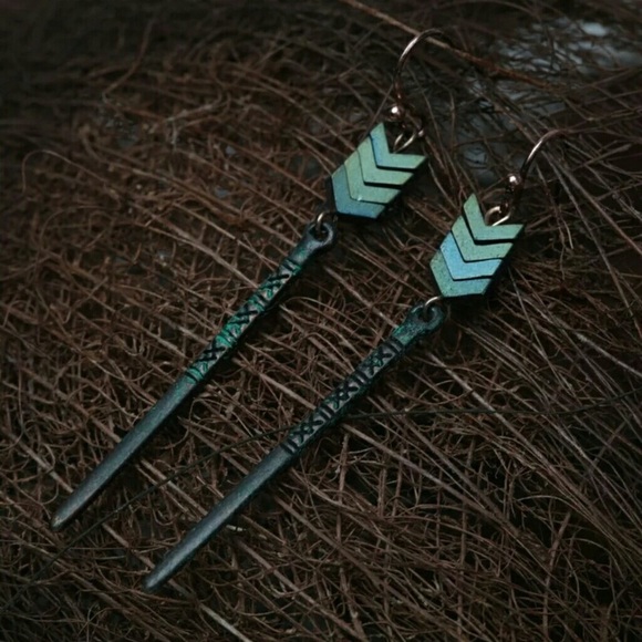 PATINA Chevron hematite dangle earrings - Picture 5 of 6